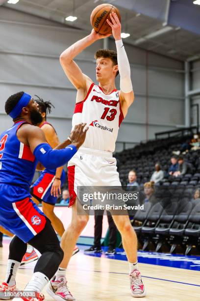 Drew Peterson of the Sioux Falls Skyforce handles the ball during the game against the Motor City Cruise on November 28, 2023 in Detroit, Michigan at...