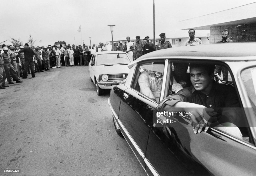 TOPSHOT-BIO MUHAMMAD ALI-STREET-BOXE