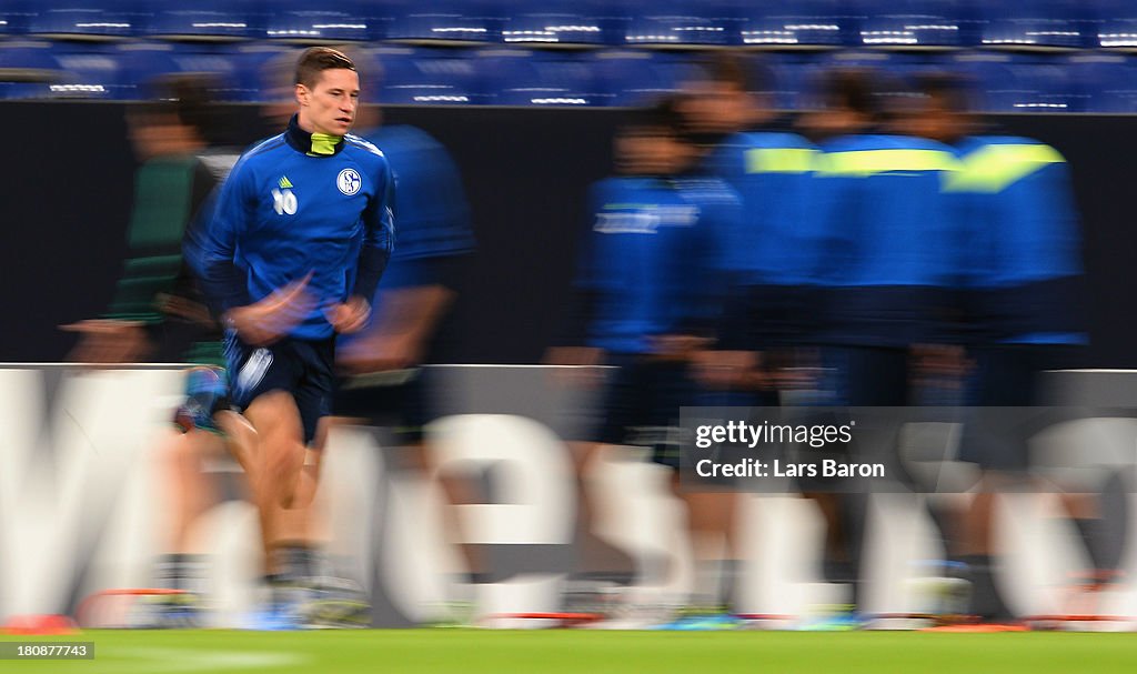 FC Schalke 04 - Training & Press Conference