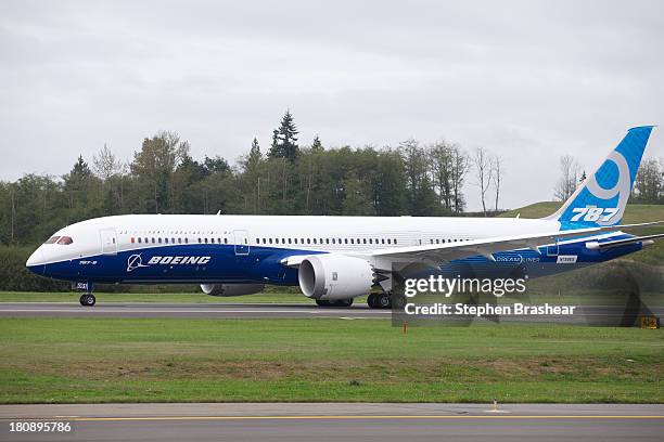 Boeing 787-9 Dreamliner taxis on the runway before its first flight September 17, 2013 at Paine Field in Everett, Washington. The 787-9 is twenty...