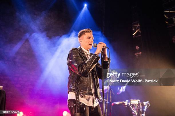 Azier 55 Thomas Azier Photos & High Res Pictures - Getty Images