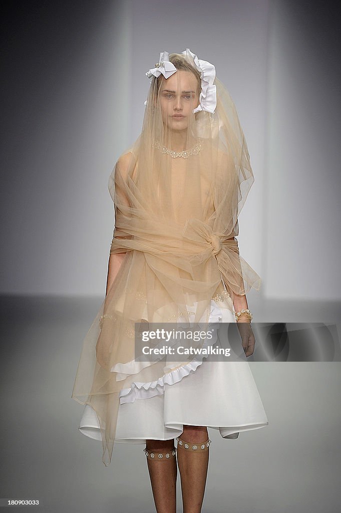 Simone Rocha - Runway RTW - Spring 2014 - London Fashion Week