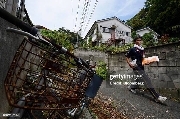 Mailman Path Pictures and Photos - Getty Images