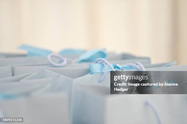 wedding party gifts - small gift box stock pictures, royalty-free photos & images