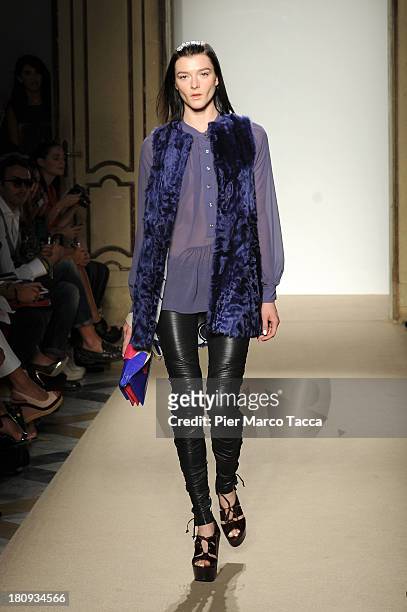 Model walks the runway during the Simonetta Ravizza show as a part of Milan Fashion Week Womenswear Spring/Summer 2014 on September 18, 2013 in...