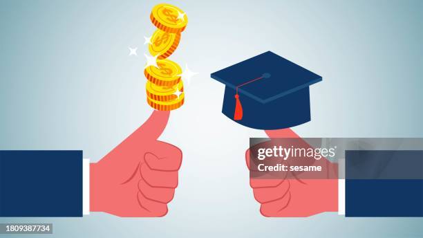 ilustraciones, imágenes clip art, dibujos animados e iconos de stock de una buena educación requiere pagar más dinero, dinero y educación, gorras de graduación en los pulgares frente a montones de monedas de oro en los pulgares - pago de matrícula