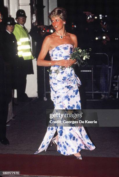 Diana, Princess of Wales, attends a performance of 'Romeo and Juliet' a the Royal Opera House in Covent Garden on January 12, 1989 in London, England.