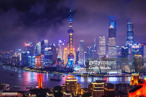 shanghai beautiful skyline at night, china - torre oriental pearl imagens e fotografias de stock