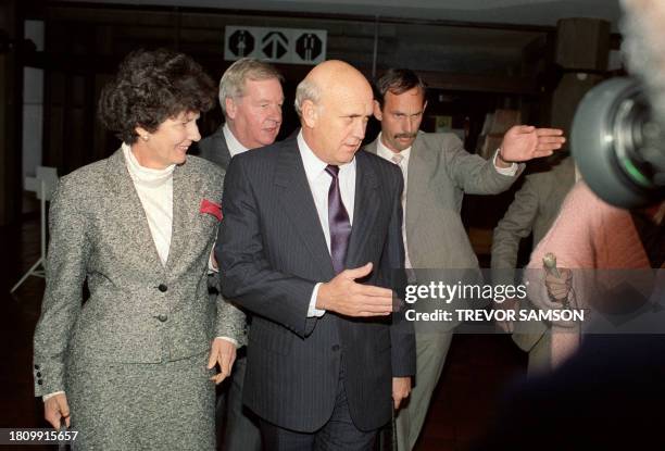 Leader of the ruling National Party Frederik Willem de Klerk with his wife Marike arrives at the Rand Afrikaans University, on August 14, 1989...