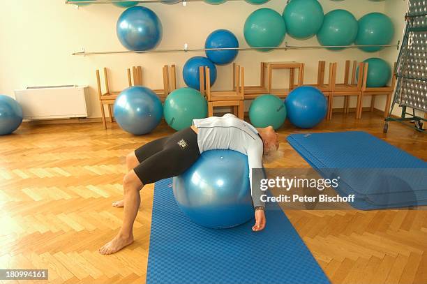 Elfi Reincke , Schärding am Inn/; sterreich, Kur und Kneippanstalt, "Gesundheitszentrum der Barmherzigen Brüder", 11.04.03, Frau, Fitness,...