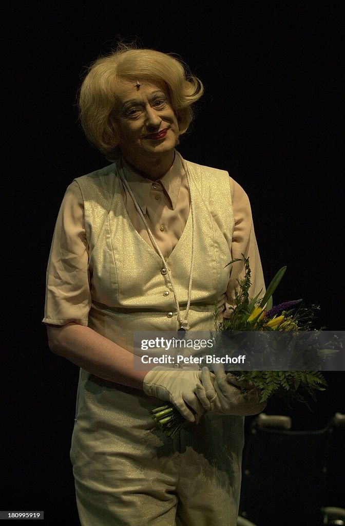 Lilo Wanders, Theaterstück 'Der Graue Engel', Bremen, 07.02.2003