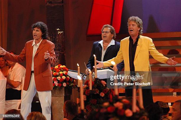Flipper Singer 323 Singer The Flippers Stock Photos, High-Res Pictures, and Images ...
