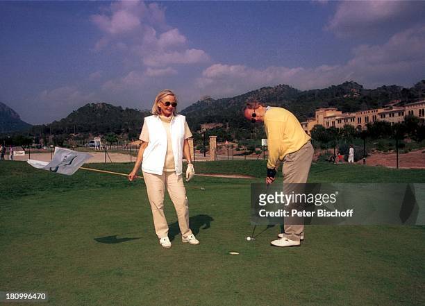 Max Schautzer, Ehefrau Gundel Schautzer, Mallorca-Urlaub, Camp de Mar/Mallorca /Spanien, "Dorint"-Hotel, Golfplatz, , Sport, Golf, Golfschläger,...