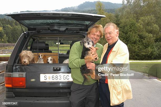 Klausjürgen Wussow , Michael Aufhauser , Rauhaardackel, ARD-Magazin "Brisant", Salzburg/; sterreich, , Tierheim "Gut Aiderbichl", Schauspieler,...