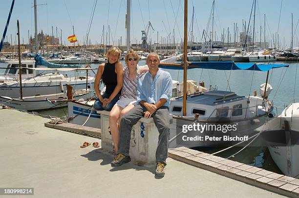 Christine Döring, Schwester Sabine Behrens, Lebensgefährte Gaspar Cano, Puerto Deportivo Palma/Mallorca/Spanien, , Hafen, Boot, Wasser, Urlaub,...