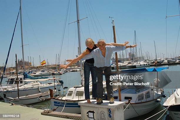Christine Döring, Lebensgefährte Gaspar Cano, Puerto Deportivo Palma/Mallorca/Spanien, , Hafen, Boot, Wasser, Urlaub, Schauspielerin, Schauspieler,...
