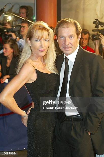 Michael Lesch, Ehefrau Christina Keiler, ARD-Gala"Bambi 2002" Preisverleihung, "Estrell"Hotel, Berlin, Deutschland, Europa , Medienpreis, Empfang,...