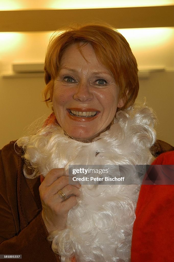Viktoria Brams , "Bavaria Film Studio", München, , Schauspielerin
