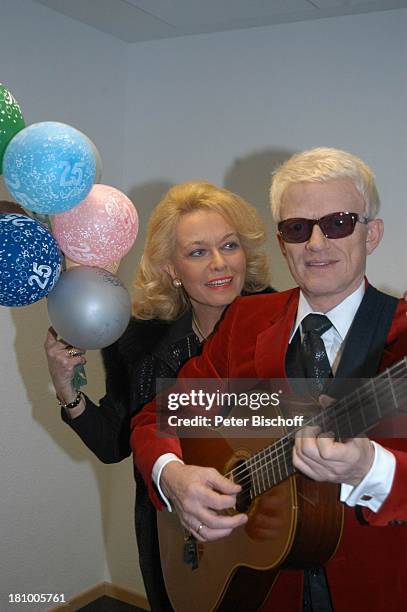 Heino, Ehefrau Hannelore Kramm, Vorfeier zur Silberhochzeit-25.Hochzeitstag, neben der MDR-Show "Stefans Tourneegeplauder" über die "Superhitparade...