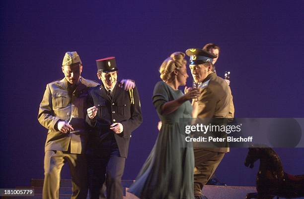 Tobias Wessler, Sven Kaschte, Verena Held, Frank p. Huhn, Partygast, "Hildegard Knef" -Musical-Weltpremiere "Der geschenkte Gaul", Wilhelmshaven, ,...