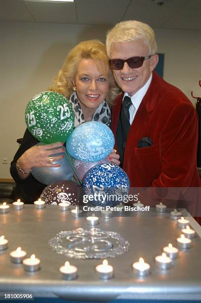 Heino, Ehefrau Hannelore Kramm, Vorfeier zur Silberhochzeit-25.Hochzeitstag, neben der MDR-Show "Stefans Tourneegeplauder" über die "Superhitparade...