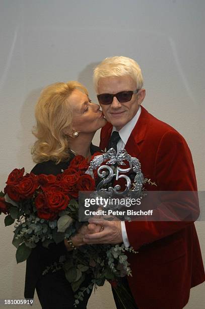 Heino, Ehefrau Hannelore Kramm, Vorfeier zur Silberhochzeit-25.Hochzeitstag, neben der MDR-Show "Stefans Tourneegeplauder" über die "Superhitparade...