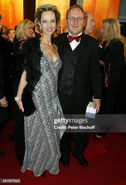 Mareike Carriere , Ehemann Gerd Klement, Gala zur Verleihung "Deutscher Fernsehpreis 2003", Köln, , "Coloneum", roter Teppich, Promis, Prominenter,...