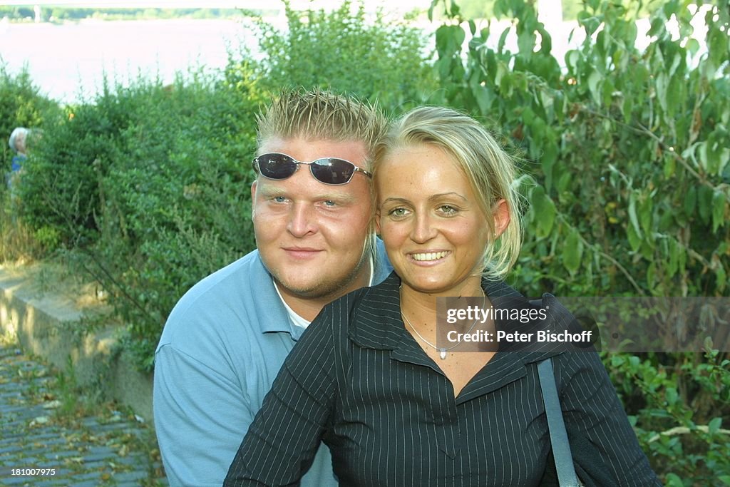 Axel Stein, Freundin Lullu, Hochzeitsfeier, Party, 19.07.2003, K