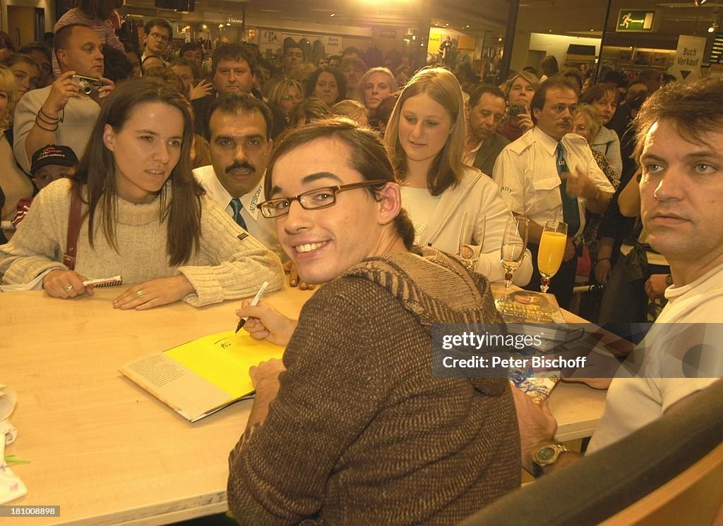 Daniel Küblböck, Vater Günther Küblböck (Manager) (re.), Fans, A