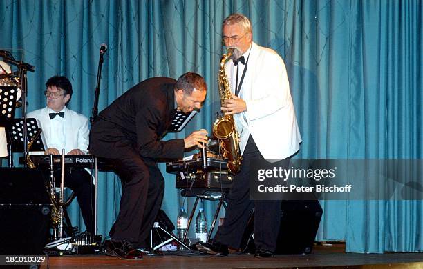 Gino Castelli , Band, "MS-Europa"-Kreuzfahrtschiff, , Schiff, Kreuzfahrt, Europa-Lounge, Sänger, Auftritt, Bühne, Musiker, Saxophon, Keyboard,...