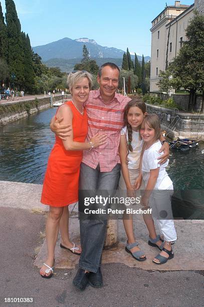 Daniela Lohmeyer, Christoph Schobesberger, Tochter Lea-Maria Schobesberger , Marleine Schobesberger , Urlaub, Riva di Garda/Italien, Stadtbummel, ,...