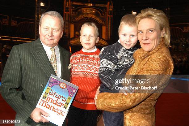 Susanne Porsche, Ehemann Wolfgang, Enkel Ferdinand, Enkel Felix , ARD-Gala "Stars in der Manege", München, , "Circus Krone", Mann, tragen,