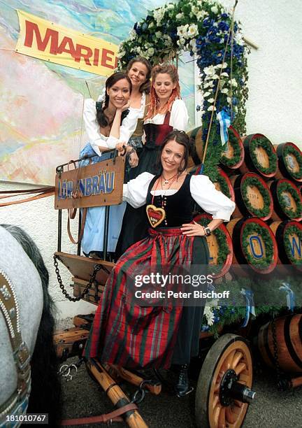 Celia Kim, Leonore Capell, Carolin Graller, Berrit Arnold , Feier zur 2000. Folge der ARD-Serie "Marienhof", München, , "Bavaria"-Filmgelände,...