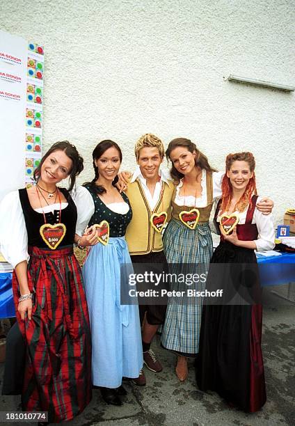 Berrit Arnold, Celia Kim, Simon- Paul Wagner, Leonore Capell, Carolin Gralla , Feier zur 2000. Folge der ARD-Serie "Marienhof", München, ,...