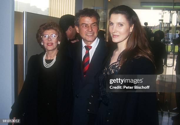 Horst Buchholz, Ehefrau Myriam Bru, Tochter Beatrice, 70. Geburtstag von Sir Peter Ustinov, Paris, Frankreich, ,