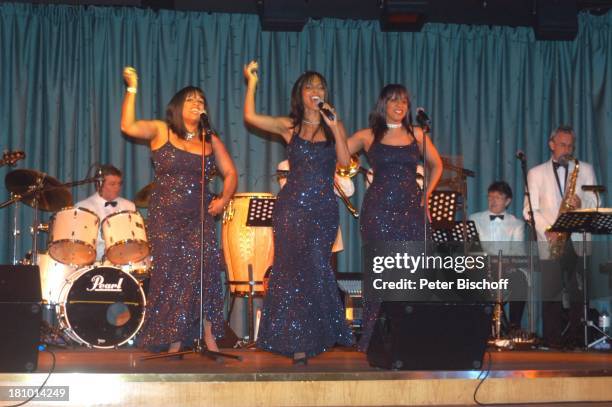 "The Supremes", Band, "MS-Europa"-Kreuzfahrtschiff, , Schiff, Kreuzfahrt, Europa-Lounge, Sängerin, Tänzerin, Auftritt, Bühne, Musiker, Trommel,...