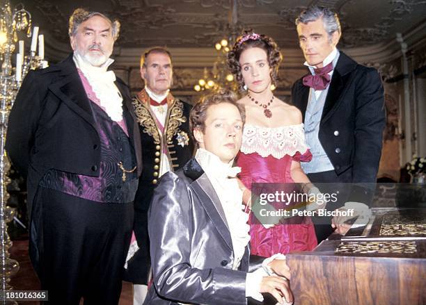 Hans Weypraechtiger, Peter Maertens, Christoph Eichhorn, Bettina Kupfer, Sky Dumont, , Dreharbeiten zur ZDF-Serie "Insel der Träume", II. Staffel,...