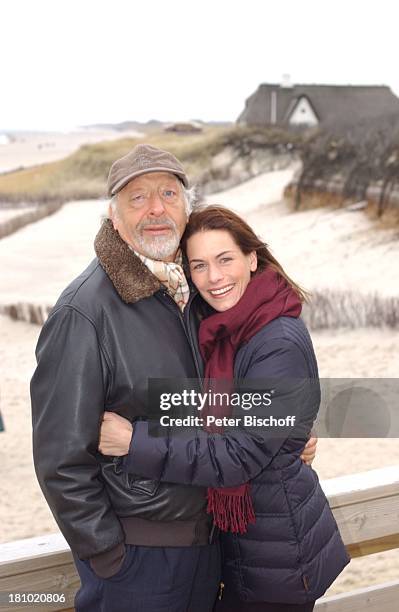 Karl Dall, Tochter Janina, Sylt, , Strand, Dünen, Ostsee, Meer, umarmen, Mütze, ;P-Nr. 009/03