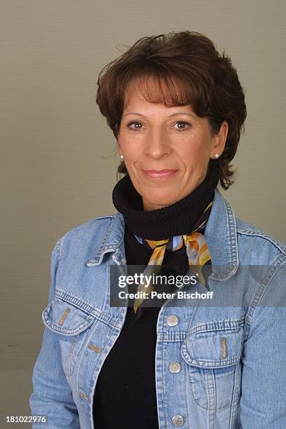 Regina Räthel, Porträt, ARD-Sendung "Das Wort zum Sonntag", Portrait, Jeans, Jeansjacke, Sprecherin, WDR-Studio in Köln, Promis, Prominenter,...