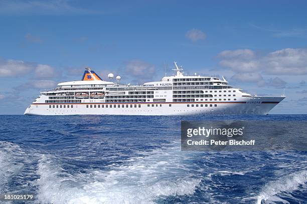 Europa von der Reederei "Hapag Lloyd", Seitenansicht, Meer, , Kreuzfahrtschiff, Schiff, Kreuzfahrt, Reise, P-Nr. 529/03,