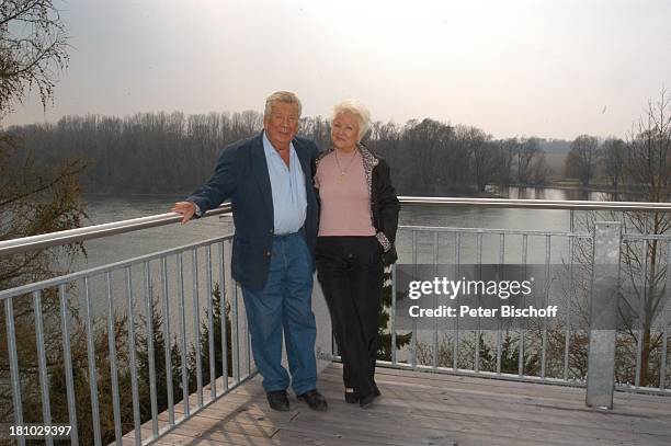 Heinz Reincke mit Ehefrau Elfi Reincke, Schärding am Inn/; sterreich, Kur und Kneippanstalt, "Gesundheitszentrum der Barmherzigen Brüder", 11.04.03,...