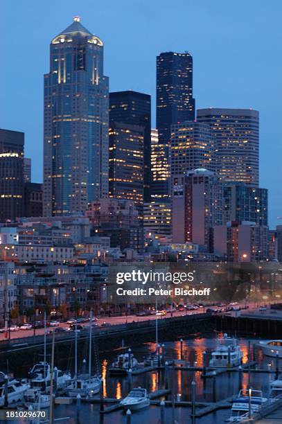 Seattle, Skyline bei Nacht, Nachtaufnahme, Waterfront, Hafen, Hochhäuser, Bundesstaat Washington, USA, Amerika, Nordamerika, Reise, 532/2003,