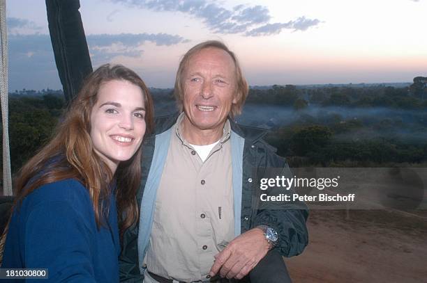 Claus Theo Gärtner, Sarah Wuergler, Urlaub, Ballonflug, Bagan/Myanmar , , Ballon, Morgendämmerung, Freundin, Lebensgefährtin, Schauspieler, Promis,...