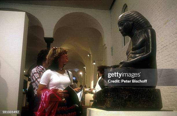 Lena Roo 128 ägyptisches Museum Berlin Stock Photos, High-Res Pictures, and ...