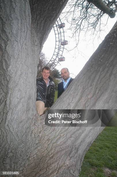 Marc Marshall , Jay Alexander, , Prater/Wien, , Sänger, Prater-Riesenrad, Baum, Promis, Prominenter, Prominente,