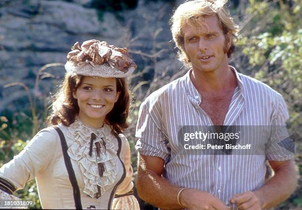 Uschi Glas, Ron Ely, Film: "100 Fäuste und ein Vaterunser" alter Titel "Die linke Hand Gottes" , Rom, Italien, Europa, Felsen, Wild-West, Western,