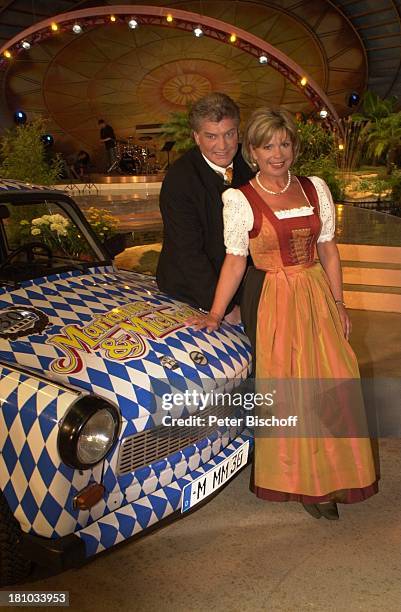 Marianne Hartl, Ehemann Michael Hartl, , MDR/ARD-Musikshow "Sommerfest der Volksmusik", Magdeburg, , "Bördelandhalle", Bühne, Auftritt, Sängerin,...