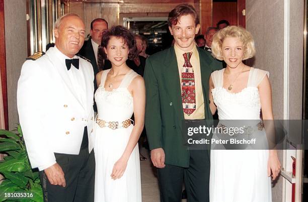 Anita Hofmann , Schwester Alexandra , , Kapitän Roy Dearman , Dietmar Geiger , Kreuzfahrt "1001 Nacht", Luxusliner MS "Royal Star", ostafrikanische...