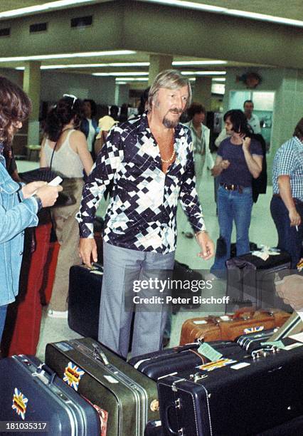 James Last , Band-Mitglieder, USA-R e i s e, , Fort Lauderdale/Florida/Amerika, Flughafen, Koffer, Gepäck, Orchesterchef, Komponist, Promis,...