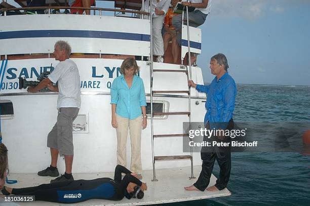 Christian Wolff , Angela Roy , Maria Bachmann , Drehteam, Dreharbeiten zum ZDF-Film: "Eine Mutter zum Geburtstag", Puerto Morelos/Mexico/Golf von...